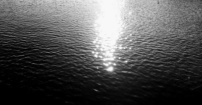水面に映る陽1.jpg